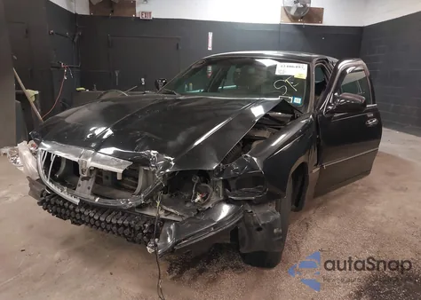 2010 Lincoln Town Car Executive L from USA, damaged, VIN 2LNBL8EV7AX610379